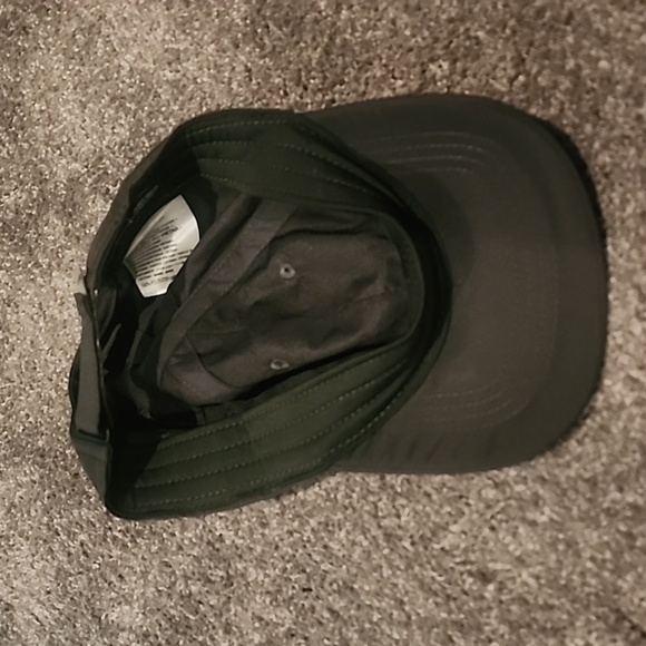 Nike hat - Picture 3 of 3